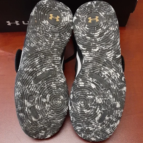 🎒 2/$30 👟 Under Armour Zone BB Youth Basketball Shoes Sz 3Y - Picture 4 of 11